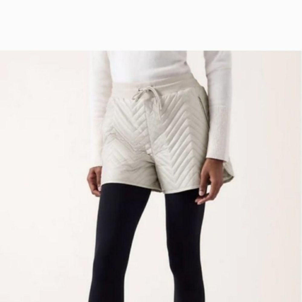 Athleta Apres Ski Short in abalone. Size 2  NWT